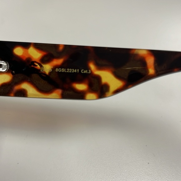 Giselle Cat eye 3 polarized sunnies, large faux tortoise frame - Picture 3 of 7